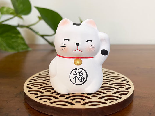 // MENEKI NEKO